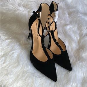 Brand new never worn black heels